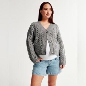 Abercrombie & Fitch, the dad short, size 6 maternity with full panel